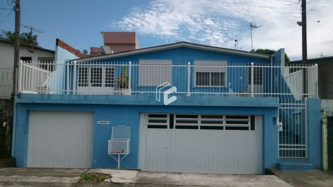 Casa à venda com 3 quartos, 200m² - Foto 1