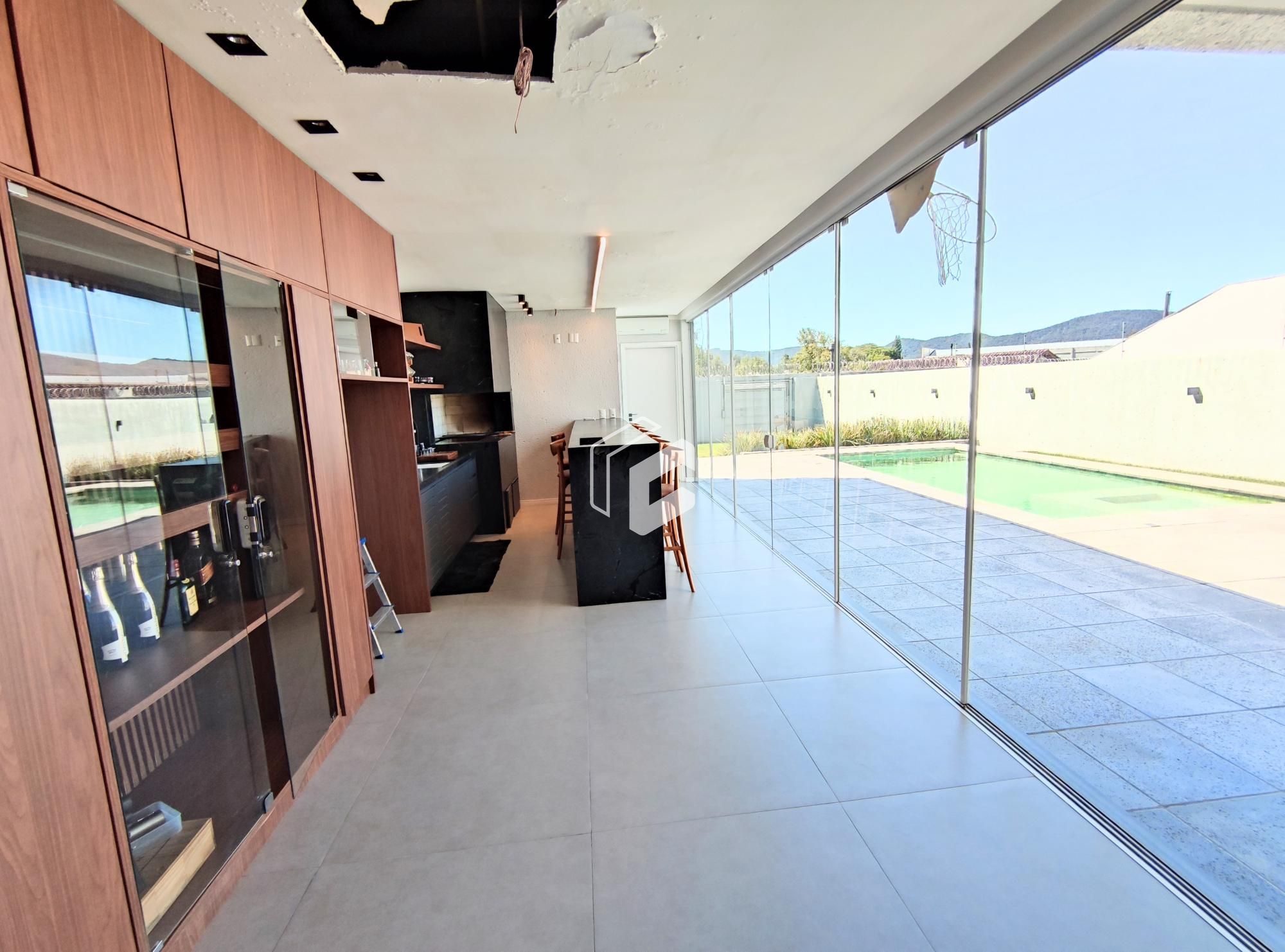 Casa à venda com 3 quartos, 341m² - Foto 7