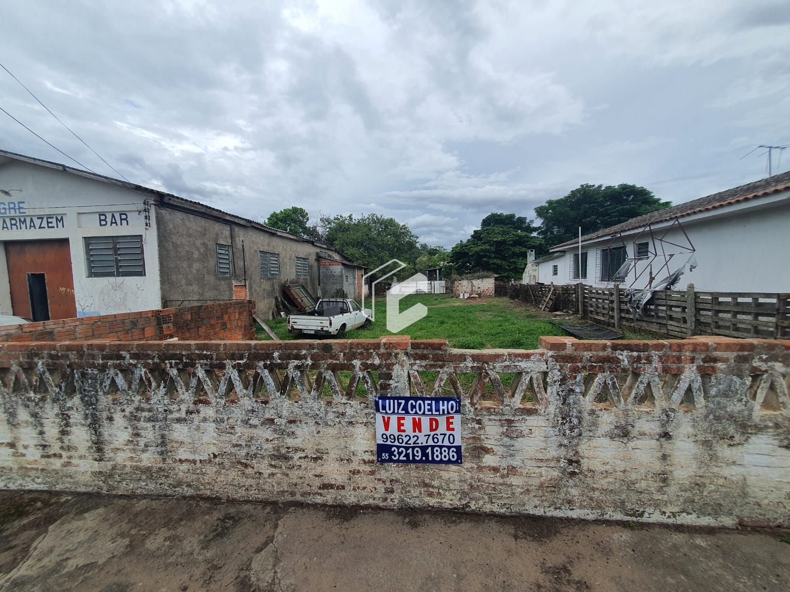 Terreno à venda com 3 quartos, 330m² - Foto 2