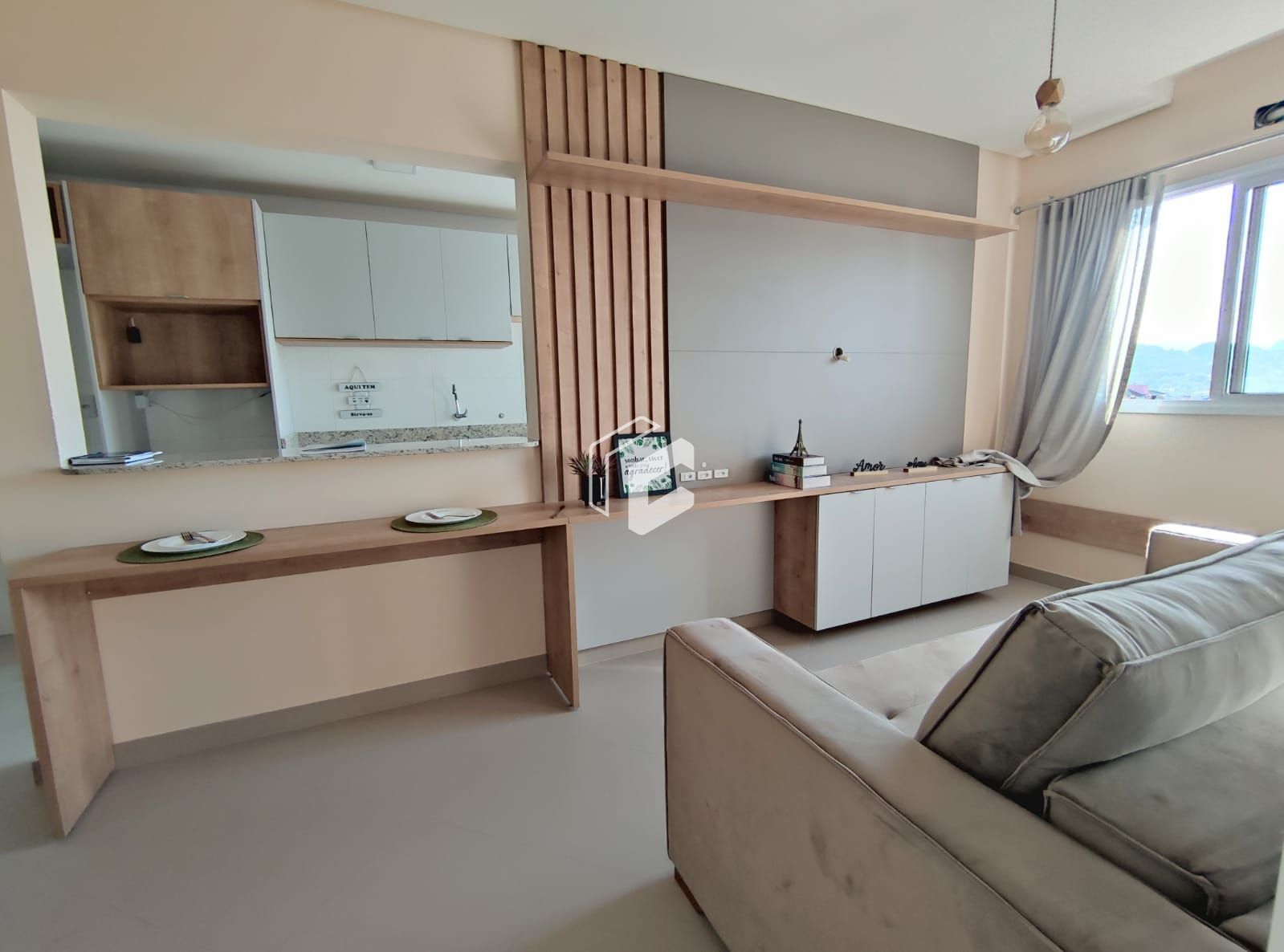 Apartamento à venda com 1 quarto, 42m² - Foto 2