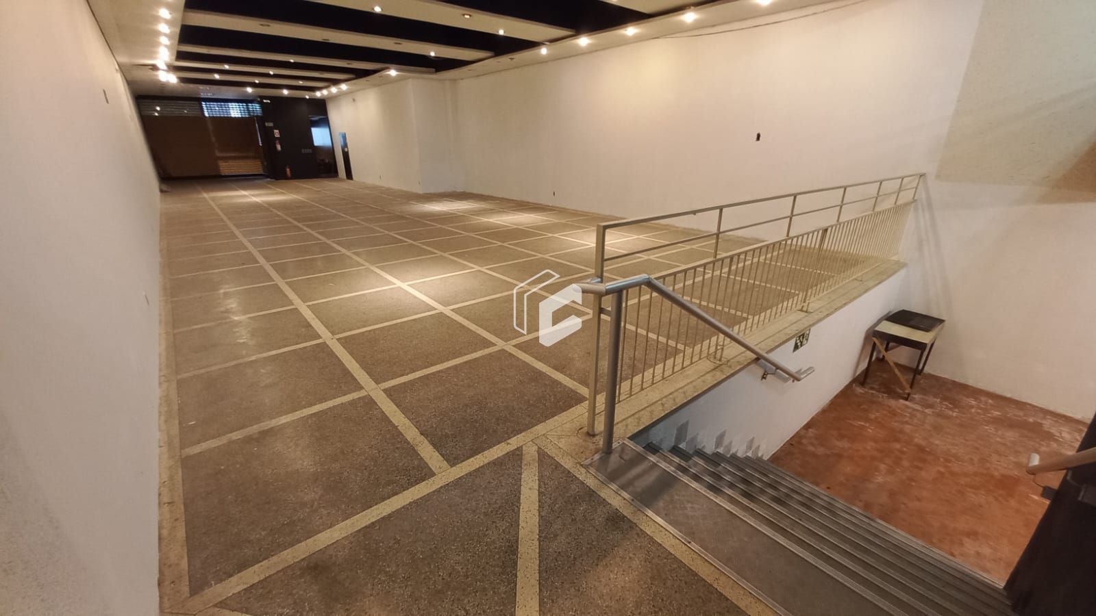 Loja-Salão para alugar com 1 quarto, 305m² - Foto 5