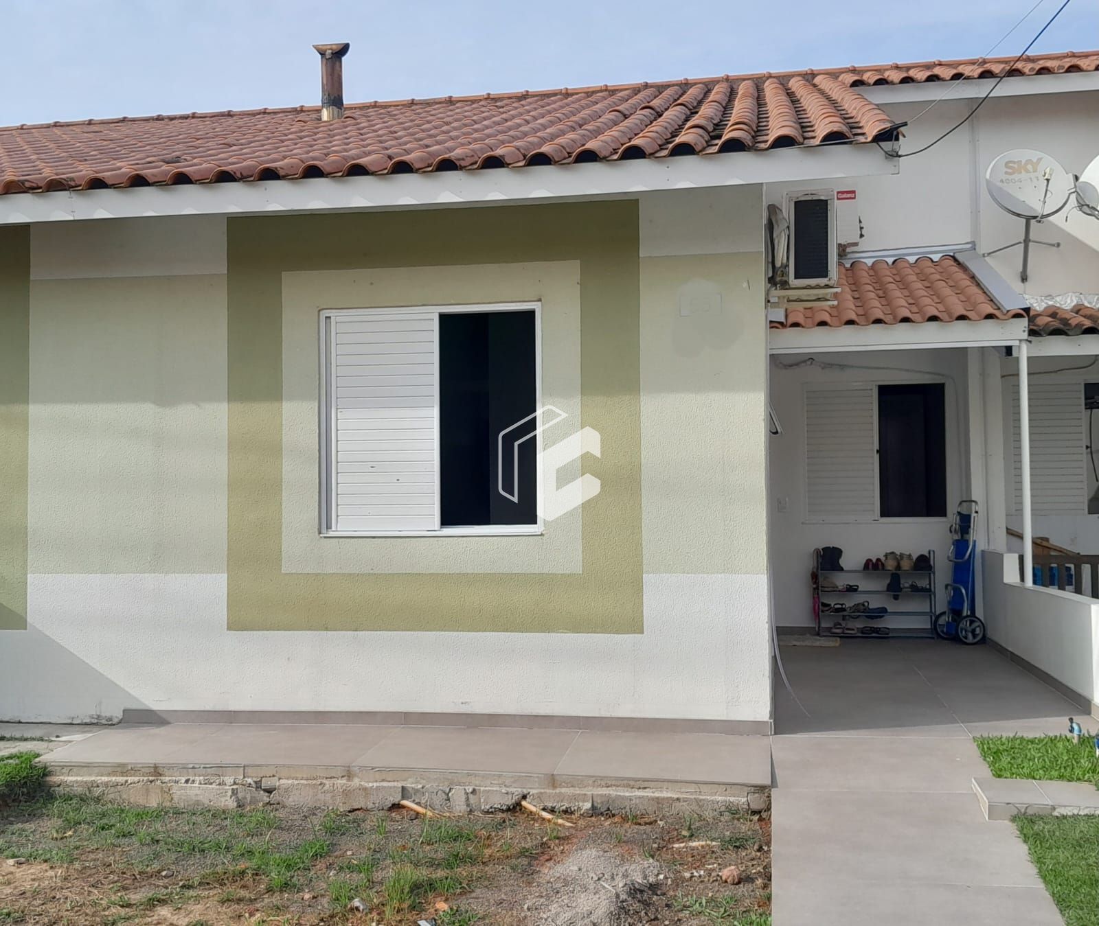 Casa de Condomínio à venda com 3 quartos, 75m² - Foto 1