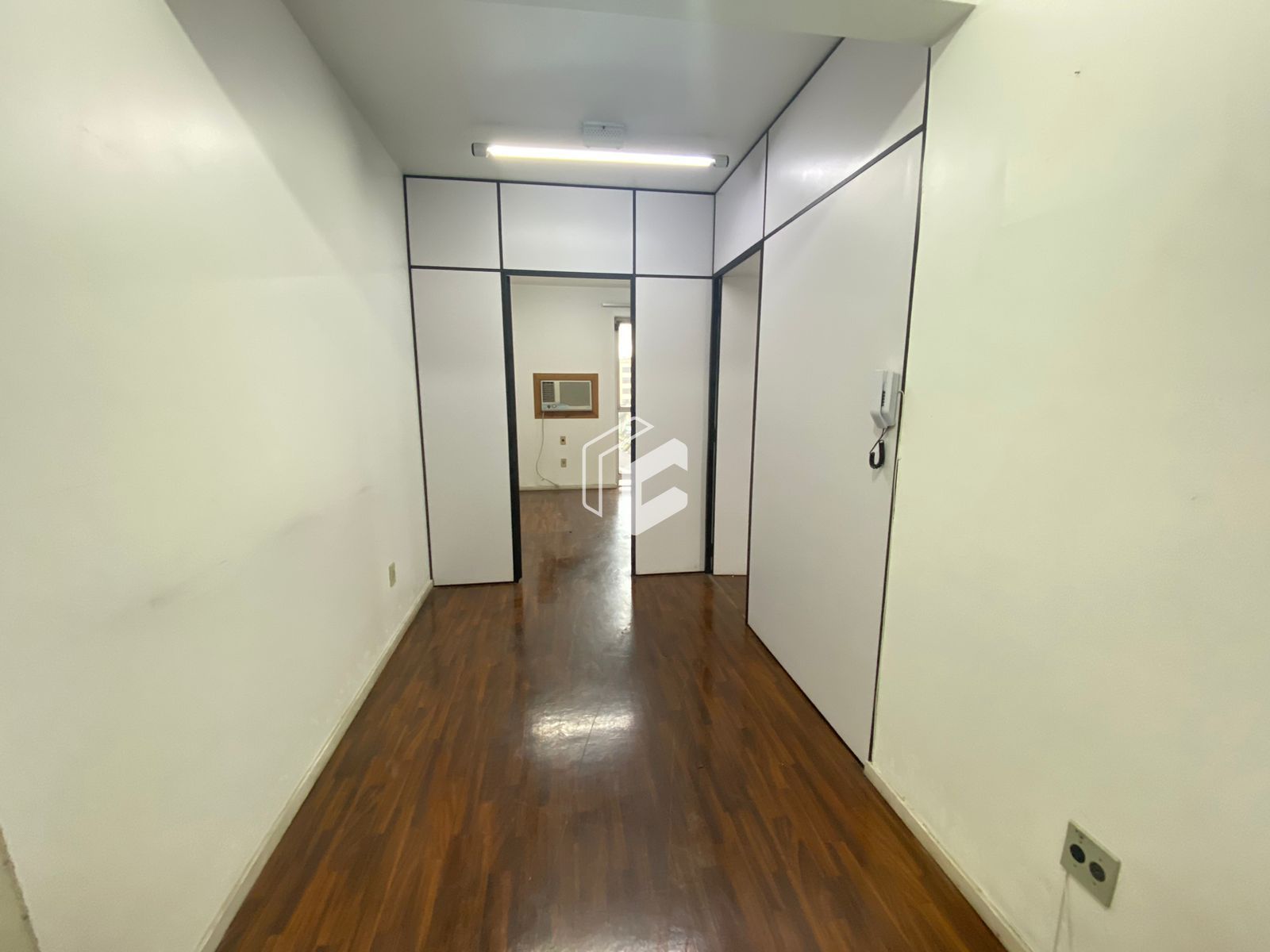 Conjunto Comercial-Sala para alugar com 1 quarto, 36m² - Foto 2