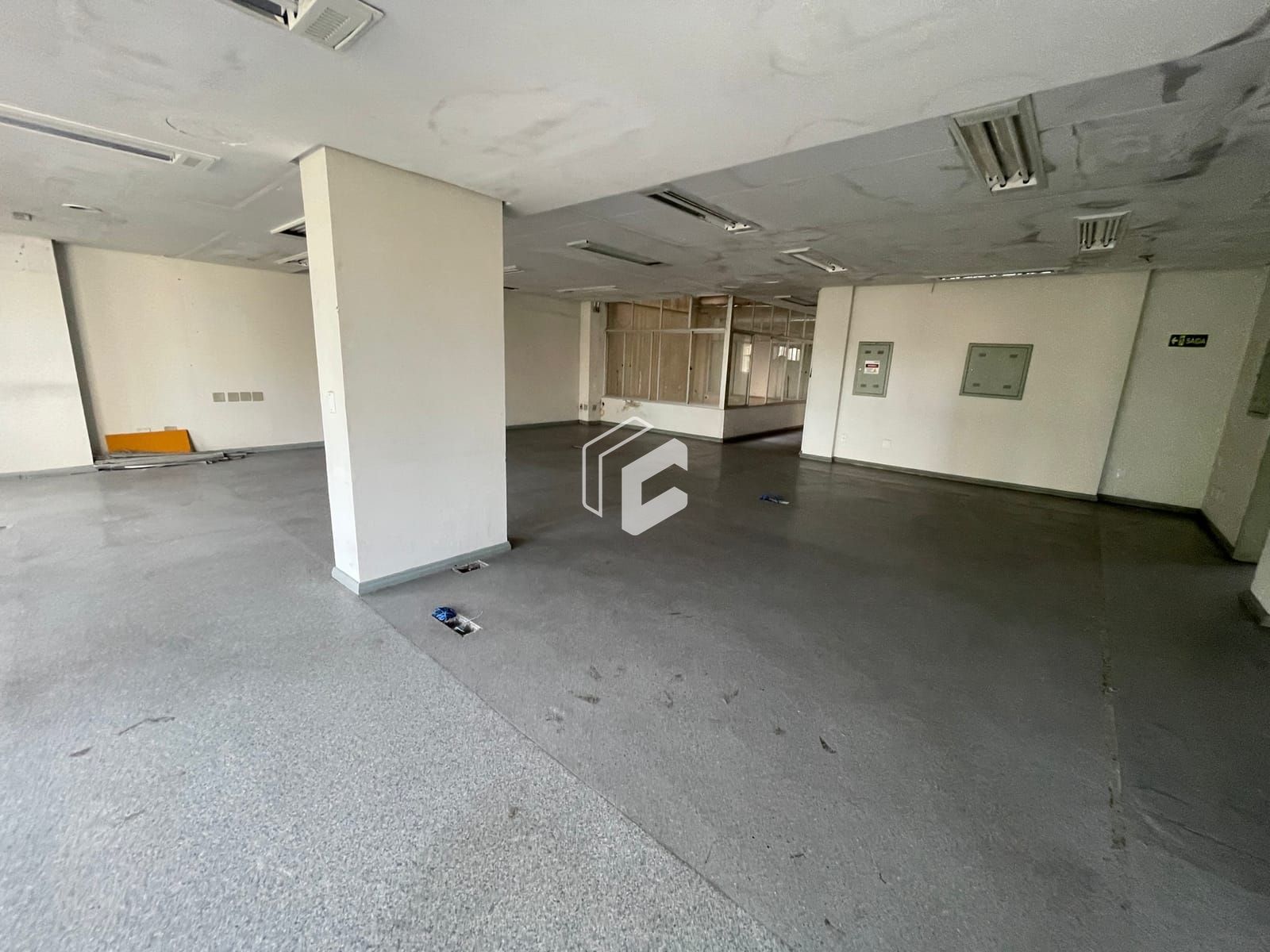 Conjunto Comercial-Sala à venda com 4 quartos, 237m² - Foto 9