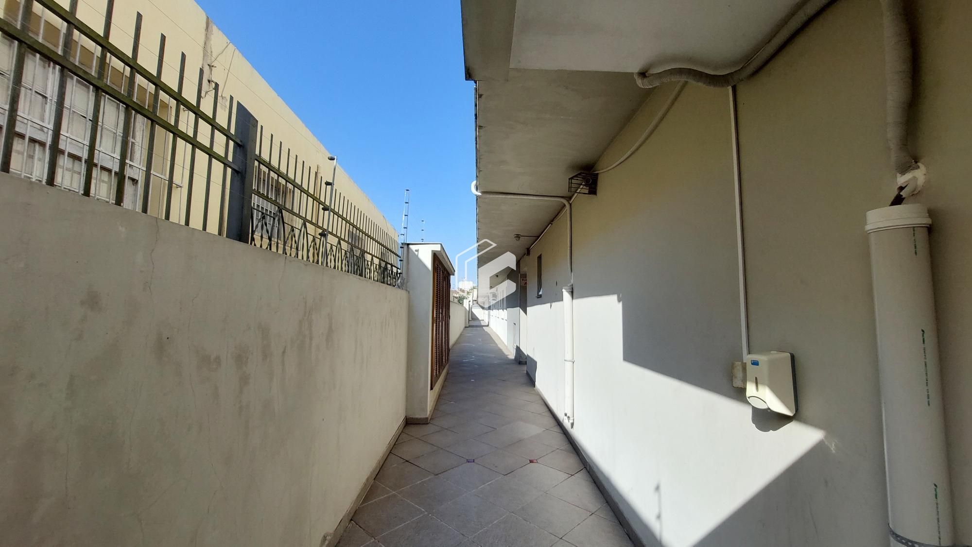 Apartamento para alugar com 2 quartos, 60m² - Foto 2