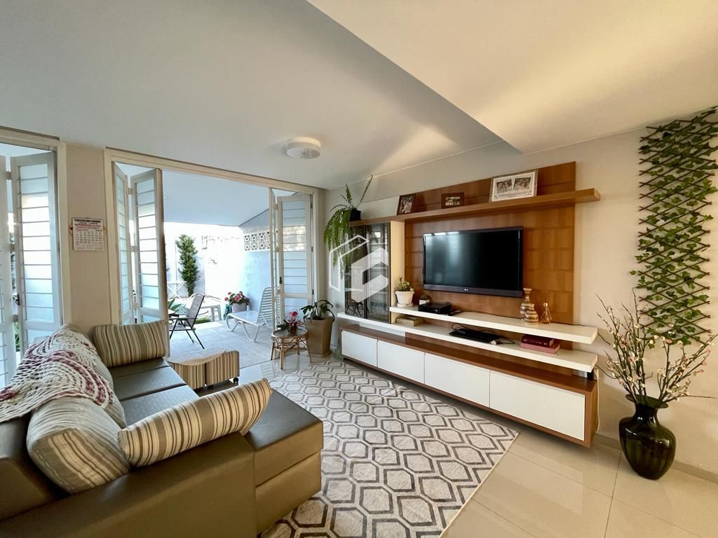 Casa, 5 quartos, 335 m² - Foto 2