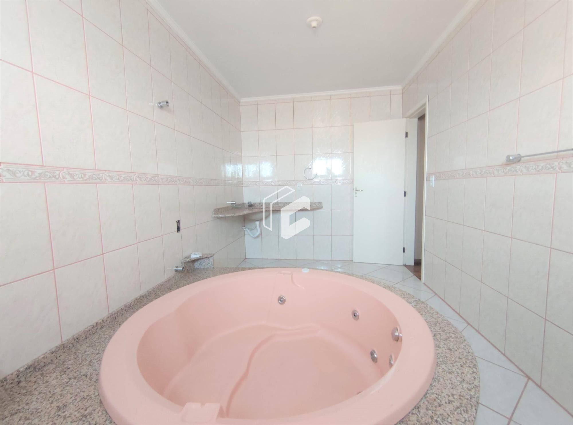 Casa Comercial à venda com 5 quartos, 262m² - Foto 15