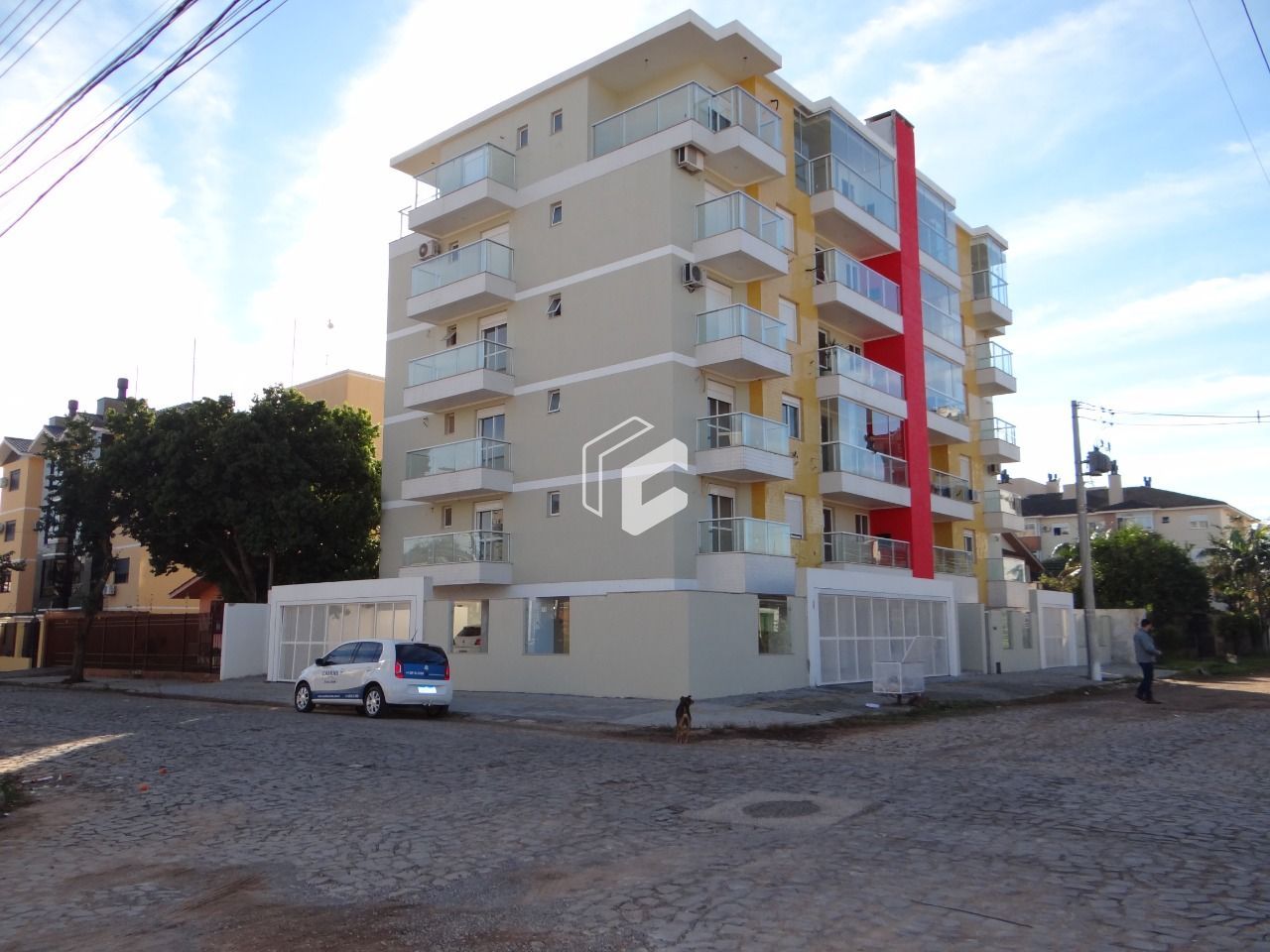 Apartamento à venda com 2 quartos, 70m² - Foto 2