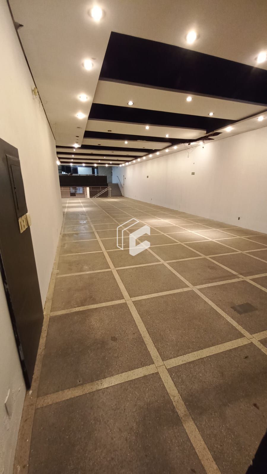 Loja-Salão para alugar com 1 quarto, 305m² - Foto 2