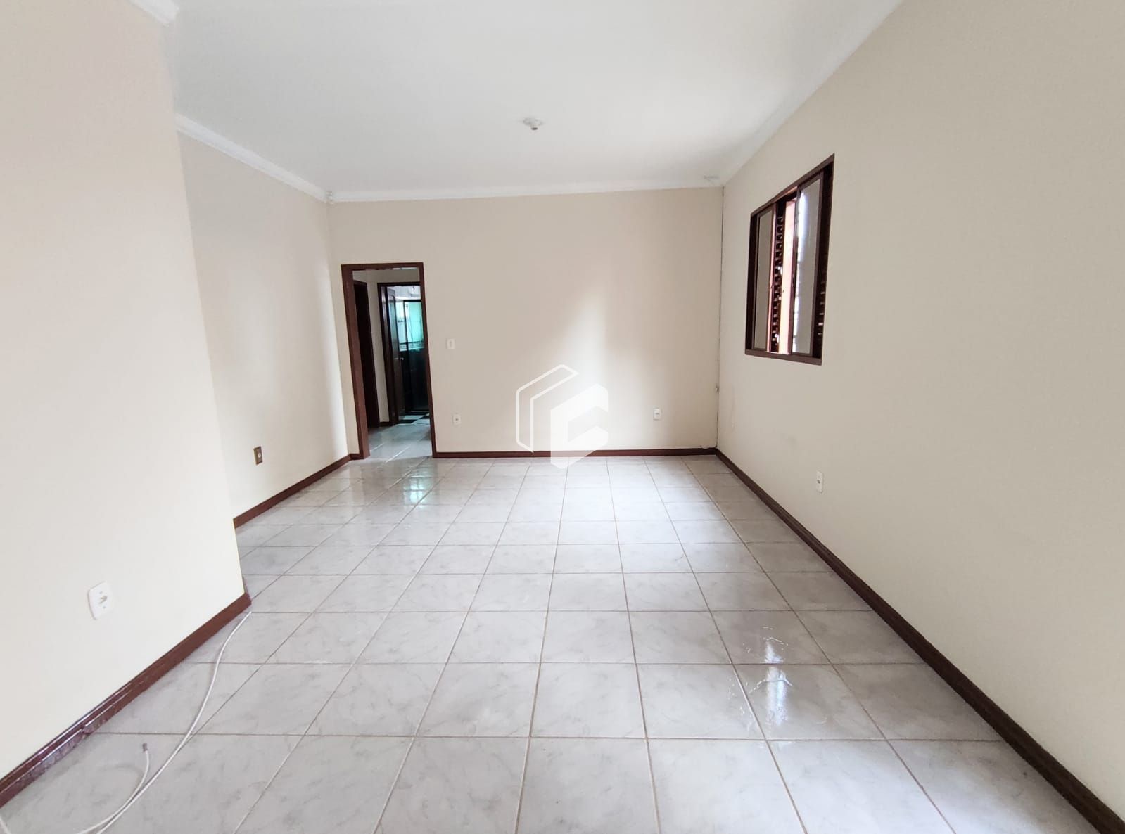 Casa à venda com 3 quartos, 105m² - Foto 1