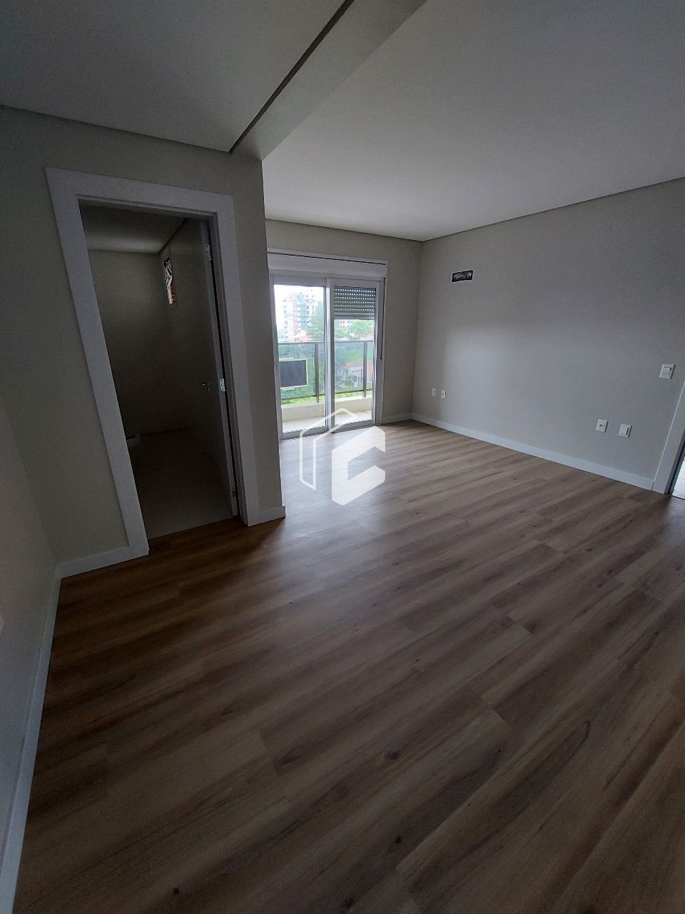 Apartamento à venda com 3 quartos, 169m² - Foto 3