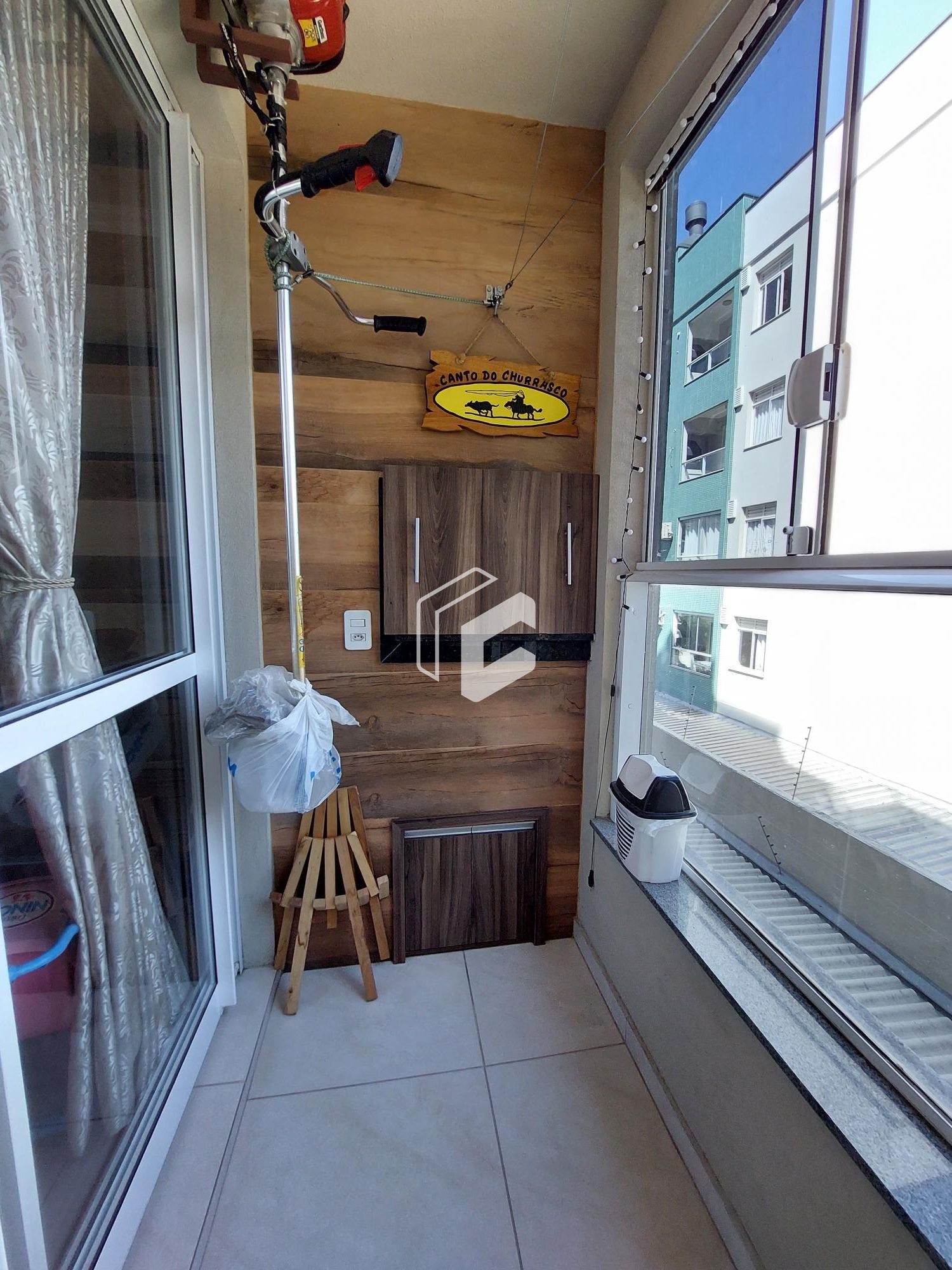 Apartamento à venda com 2 quartos, 75m² - Foto 4