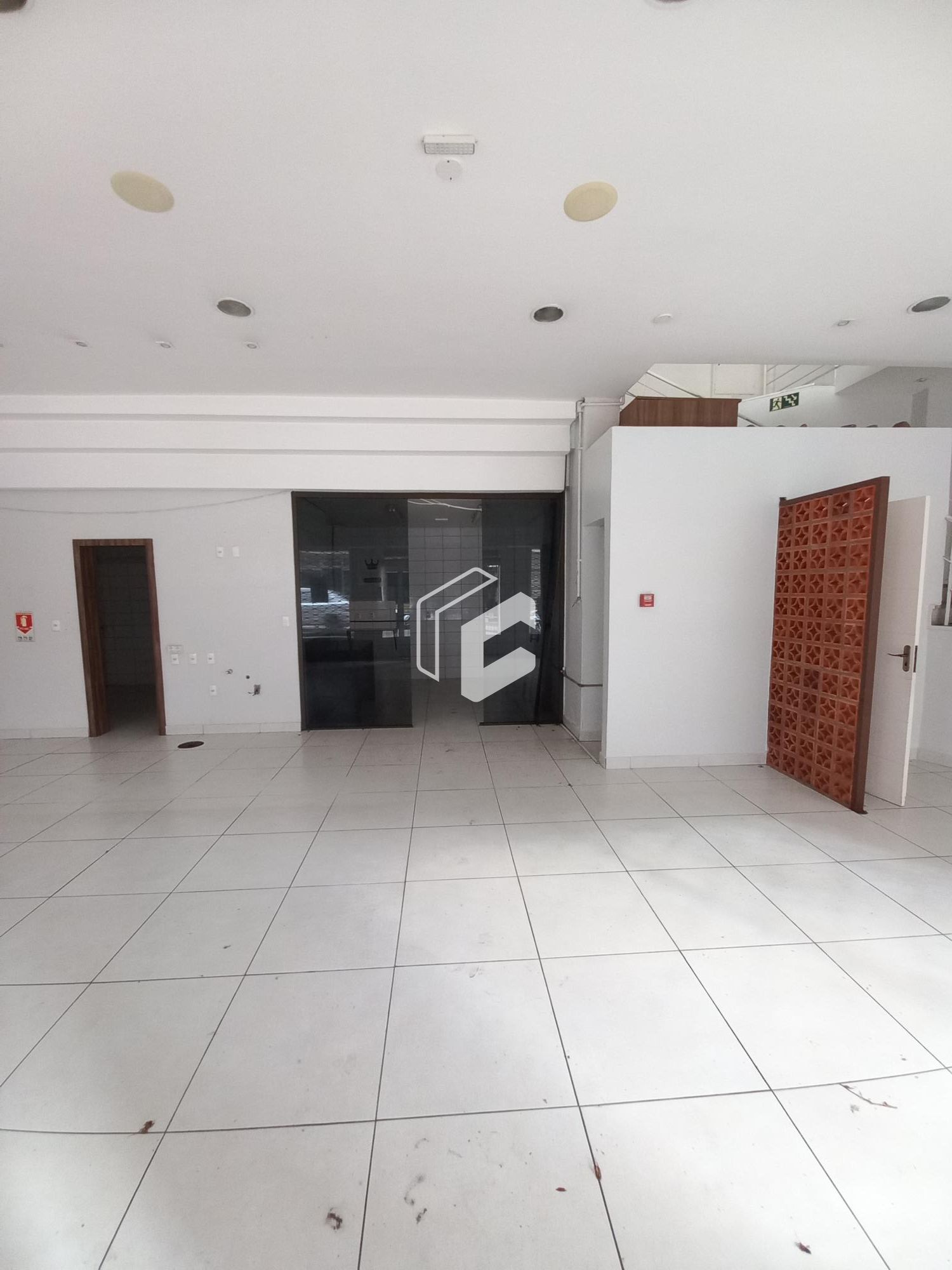 Loja-Salão para alugar com 3 quartos, 194m² - Foto 7