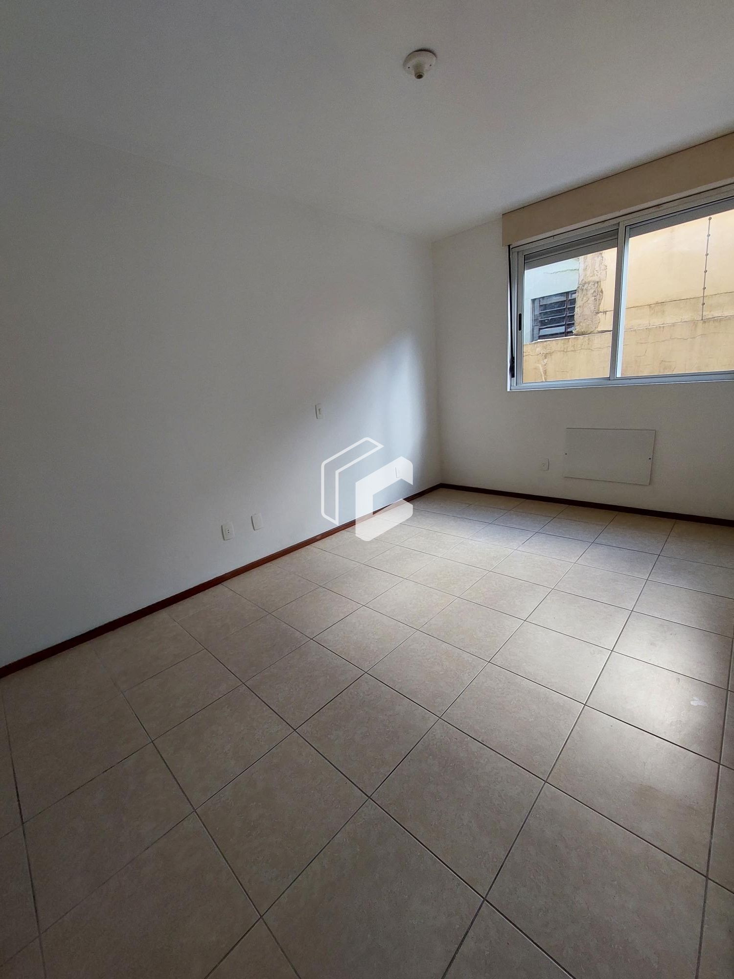 Apartamento à venda com 2 quartos, 70m² - Foto 3