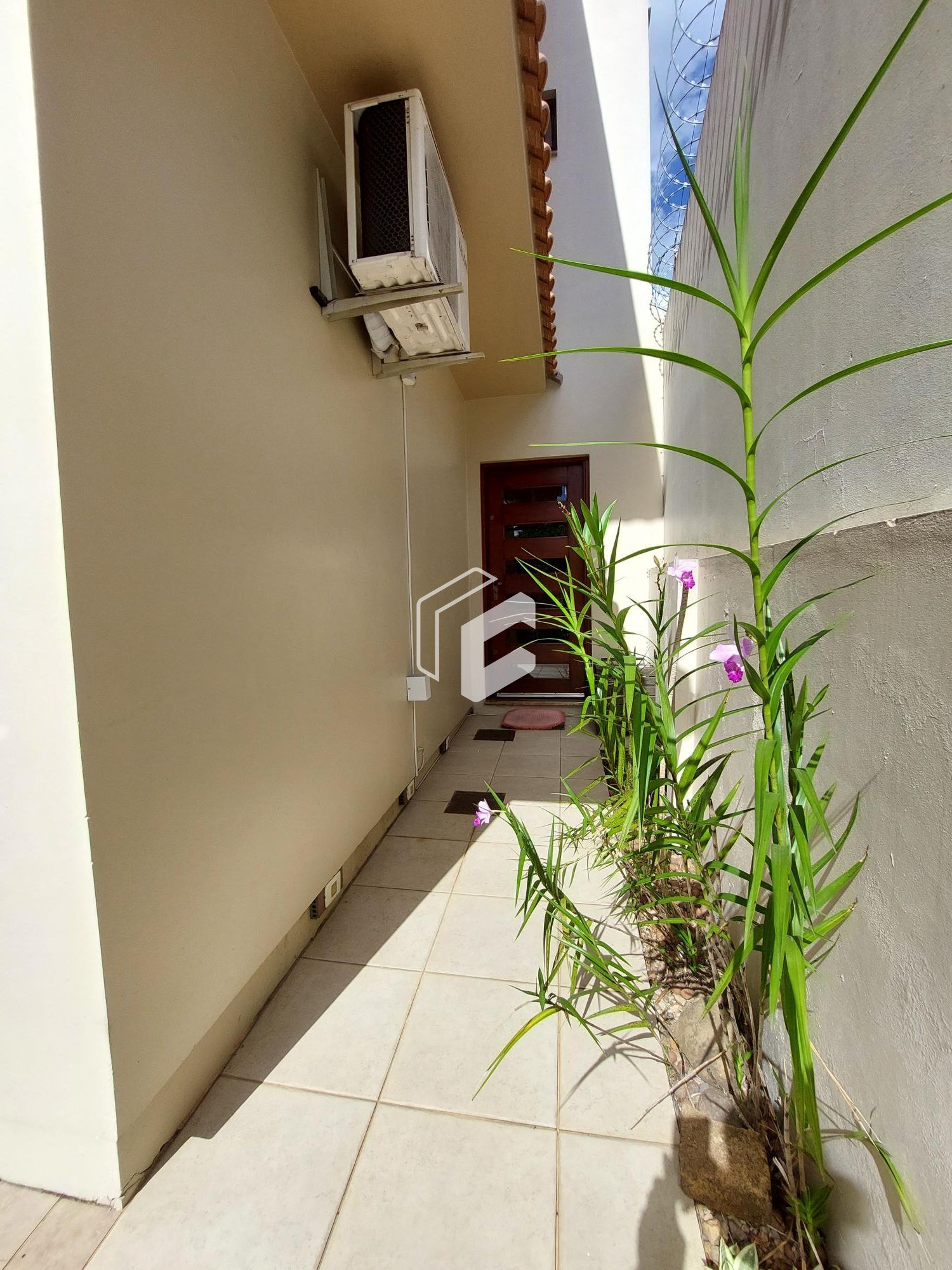 Casa, 5 quartos, 309 m² - Foto 3