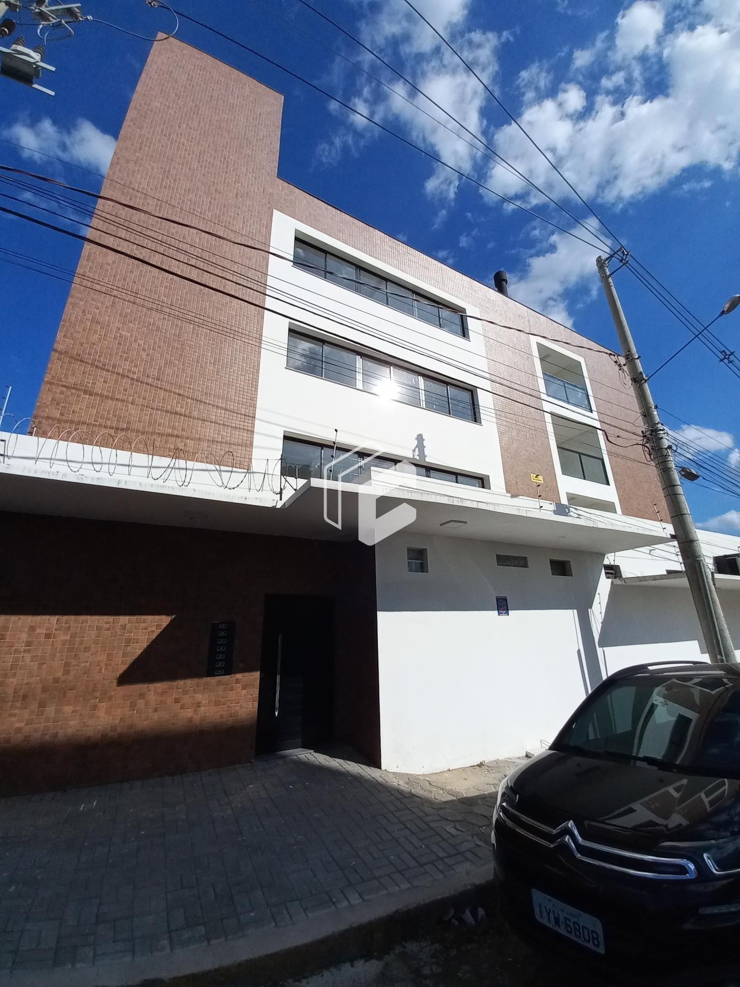 Apartamento à venda com 3 quartos, 108m² - Foto 1