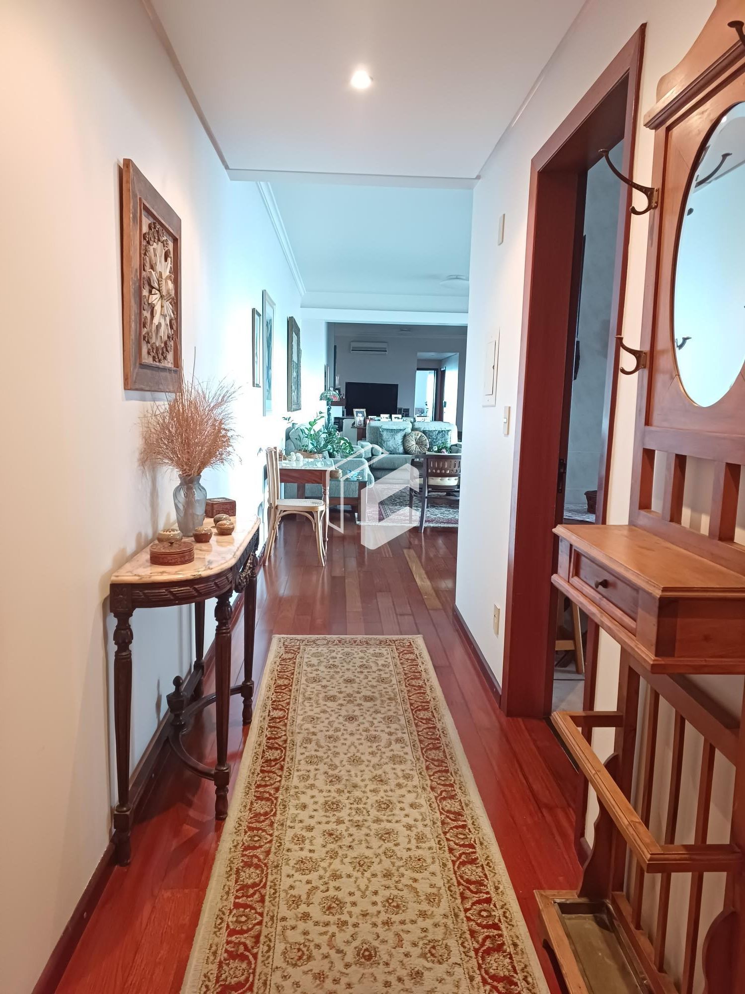 Apartamento à venda com 4 quartos, 241m² - Foto 2