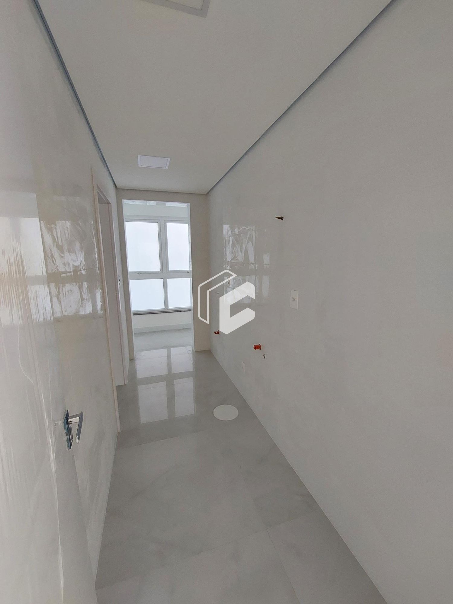 Apartamento à venda com 3 quartos, 227m² - Foto 5