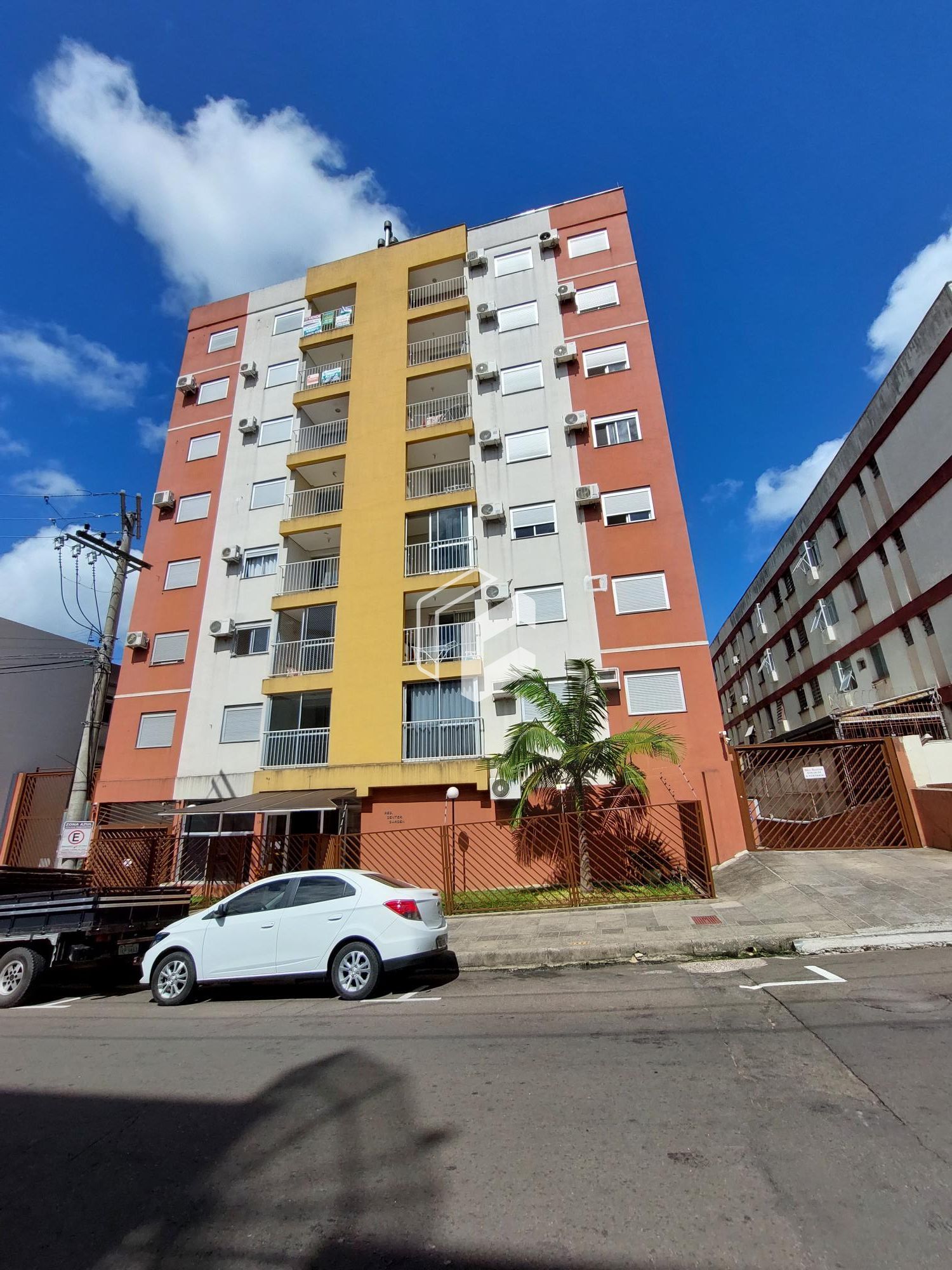 Apartamento à venda com 3 quartos, 87m² - Foto 1