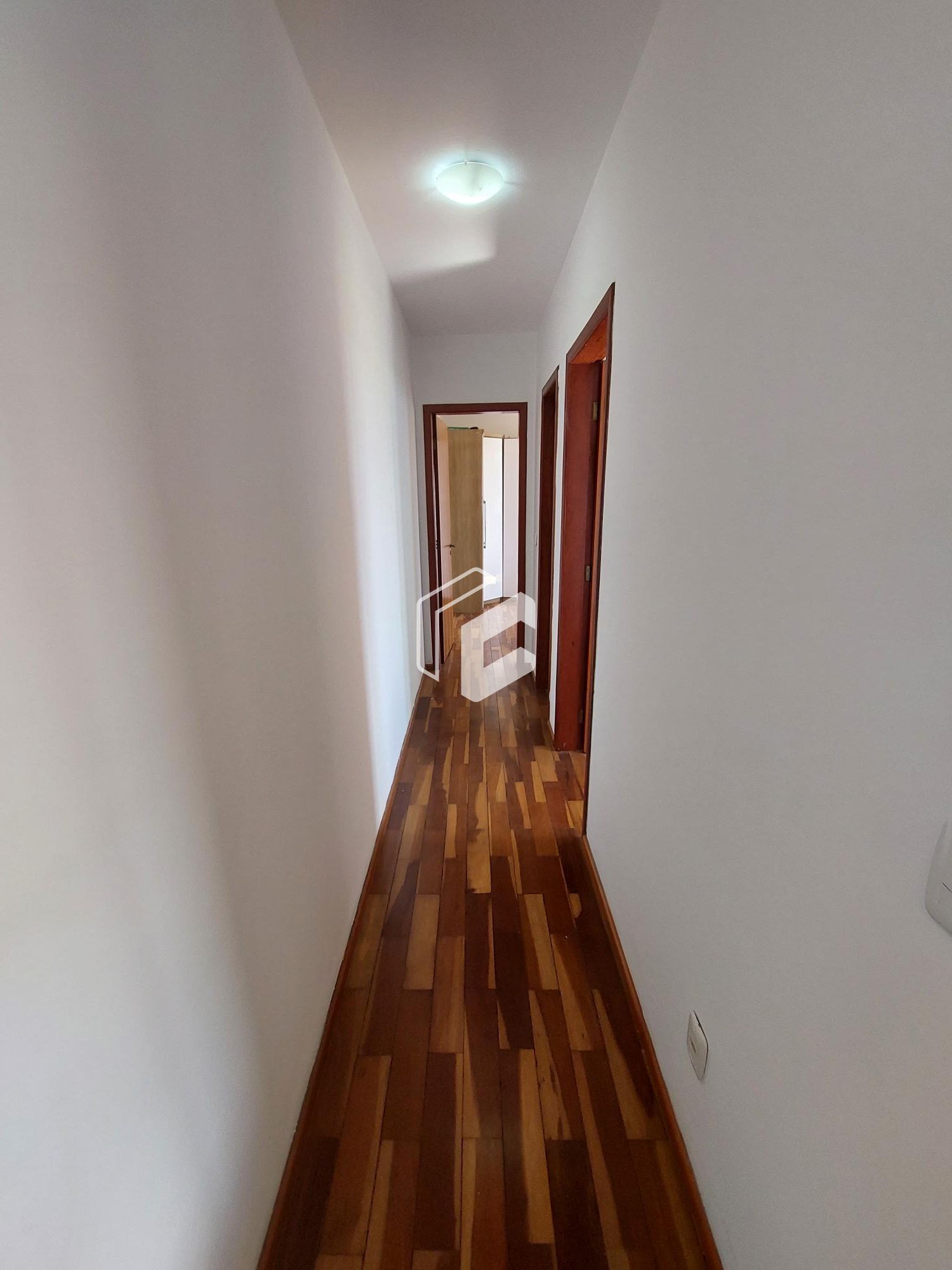 Apartamento à venda com 2 quartos, 63m² - Foto 4