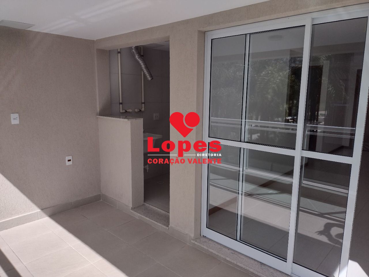 Apartamento à venda com 2 quartos, 75m² - Foto 1