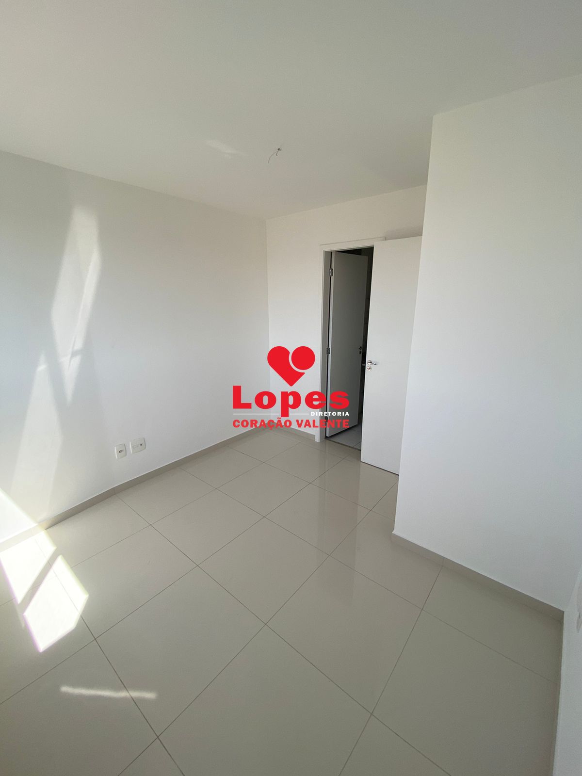 Apartamento à venda com 3 quartos, 70m² - Foto 4