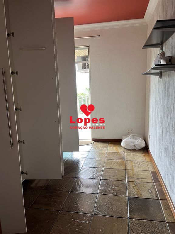 Apartamento à venda com 3 quartos, 145m² - Foto 8