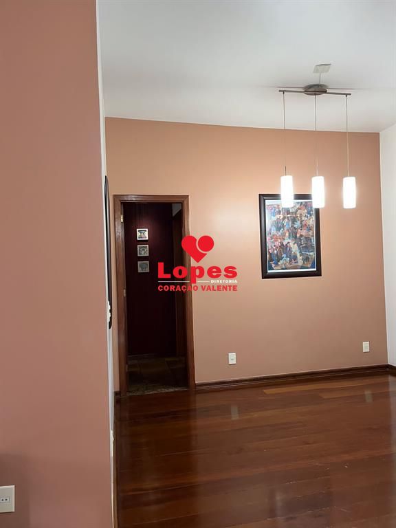 Apartamento à venda com 3 quartos, 145m² - Foto 2