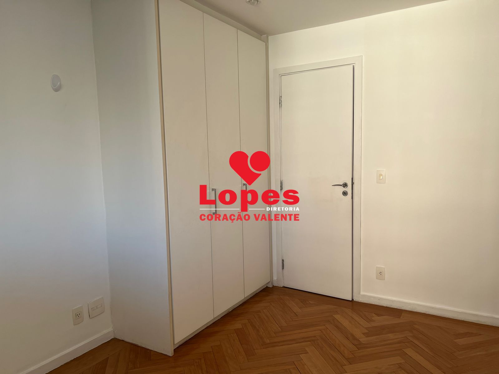 Apartamento à venda com 4 quartos, 151m² - Foto 13