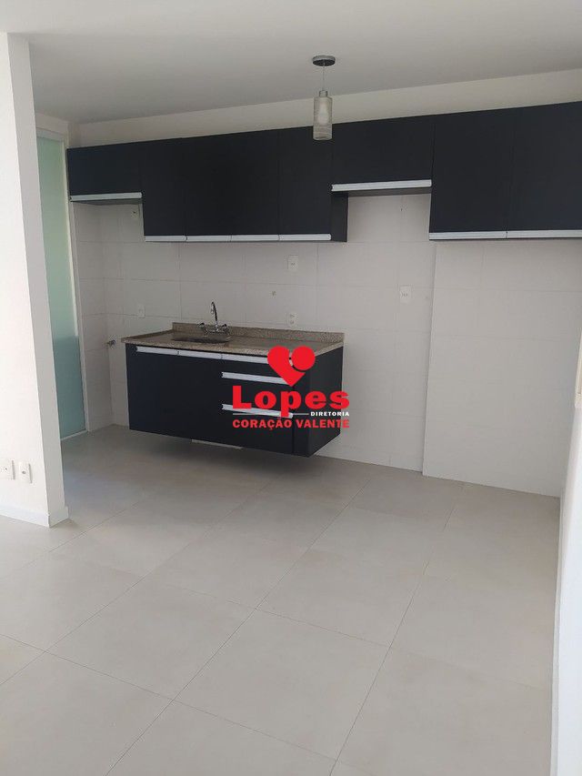 Apartamento à venda com 2 quartos, 66m² - Foto 3