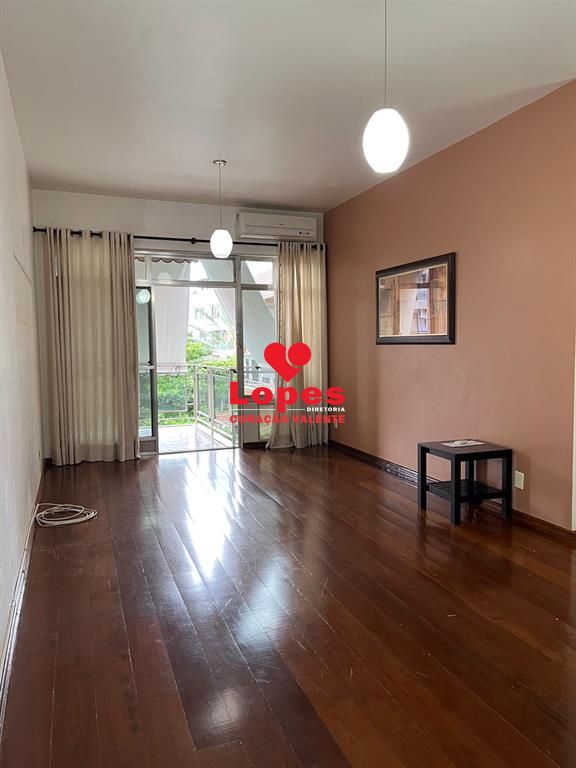 Apartamento à venda com 3 quartos, 145m² - Foto 1