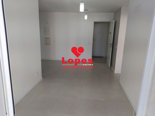 Apartamento à venda com 2 quartos, 66m² - Foto 4