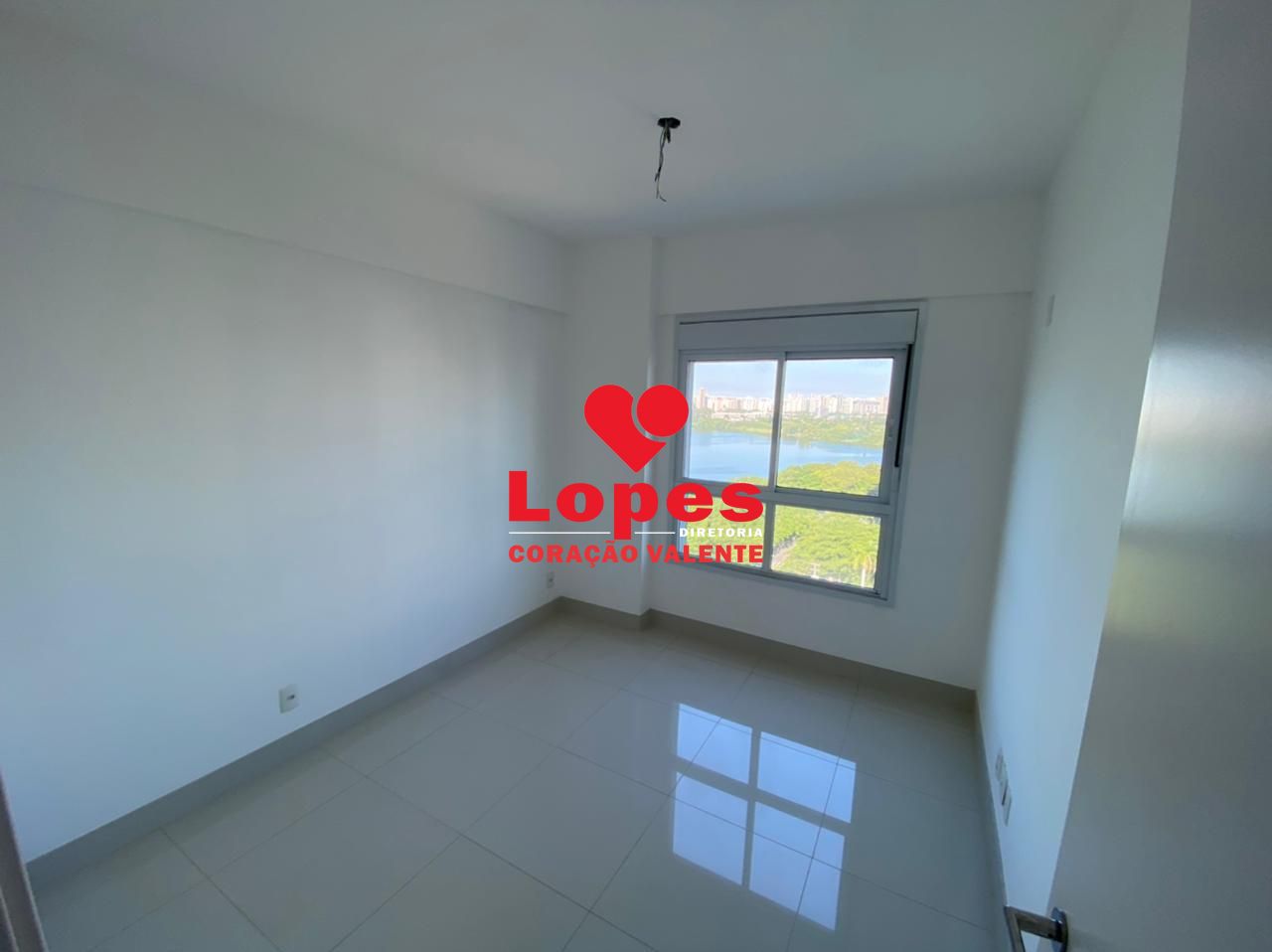 Apartamento à venda com 4 quartos, 151m² - Foto 2