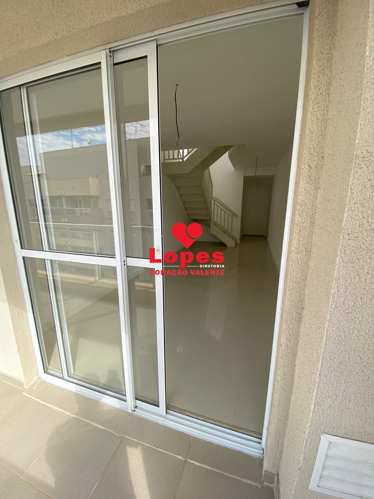 Cobertura, 3 quartos, 228 m² - Foto 2