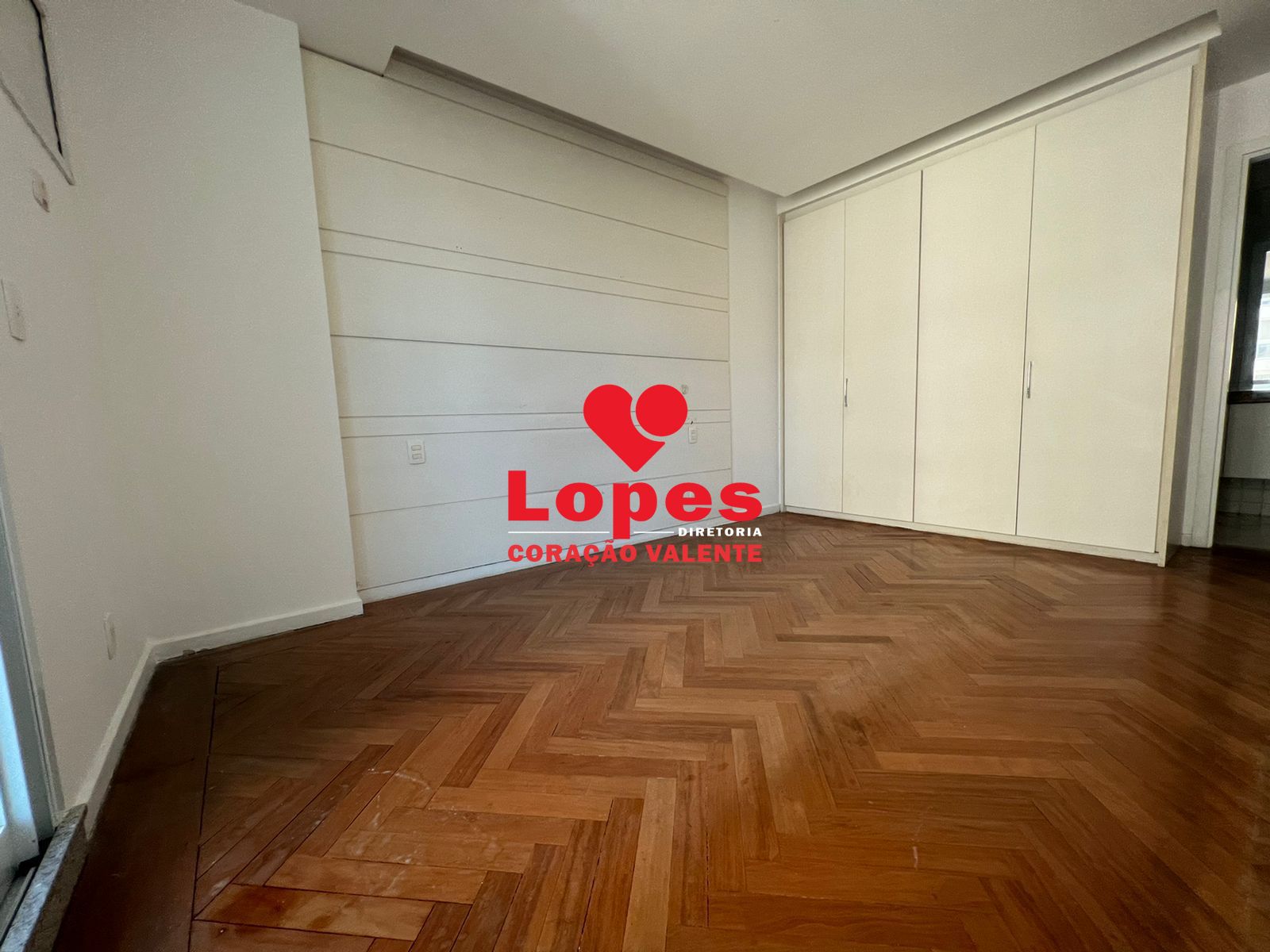 Apartamento à venda com 4 quartos, 151m² - Foto 18