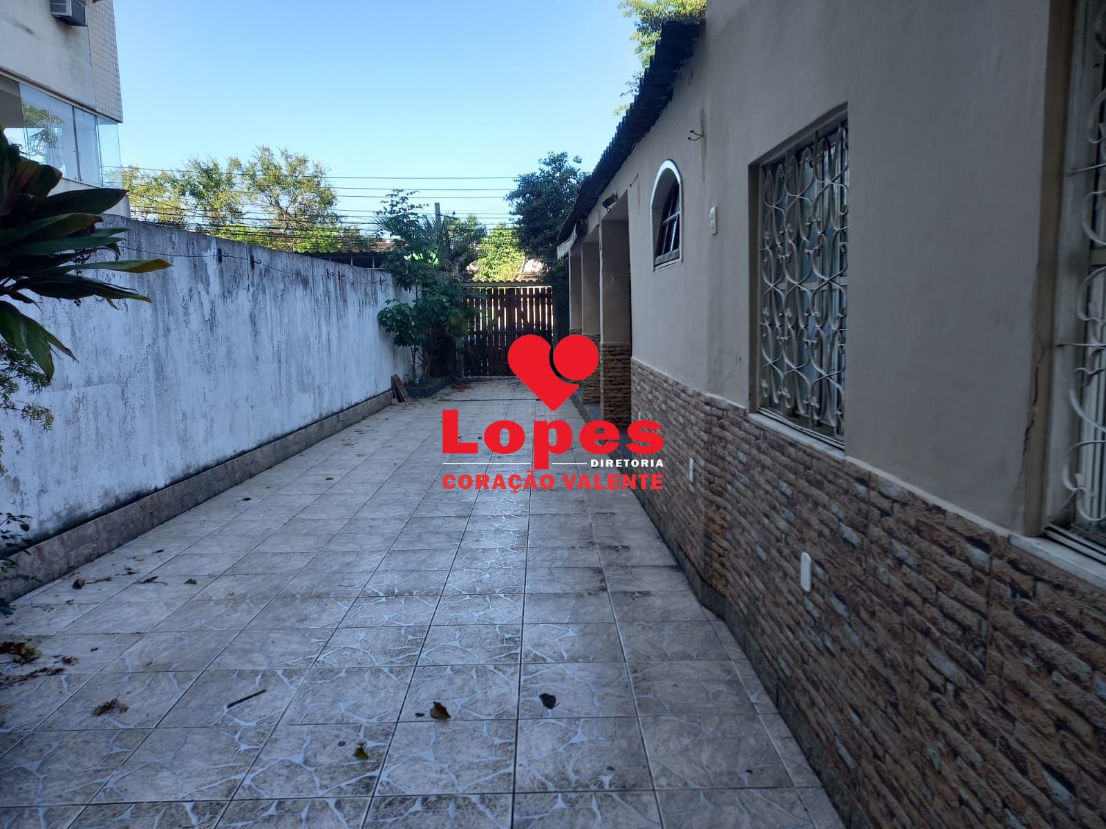 Casa à venda e aluguel com 2 quartos, 300m² - Foto 19