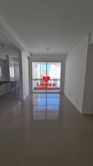 Apartamento à venda com 2 quartos, 74m² - Foto 1