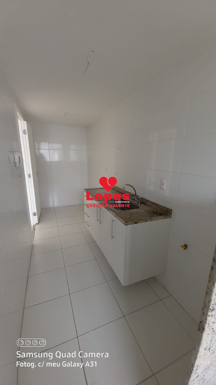 Apartamento à venda com 2 quartos, 67m² - Foto 4