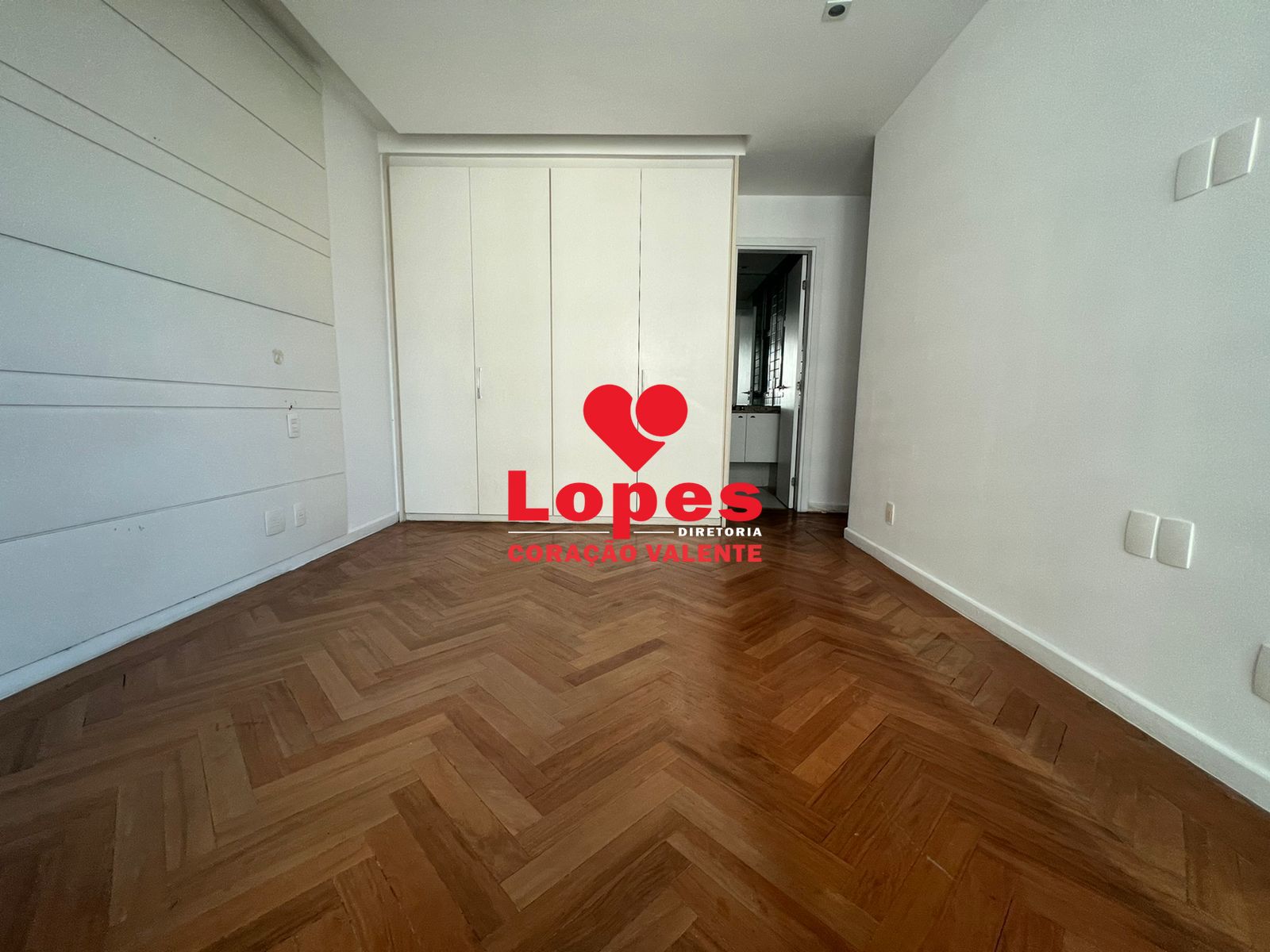 Apartamento à venda com 4 quartos, 151m² - Foto 19