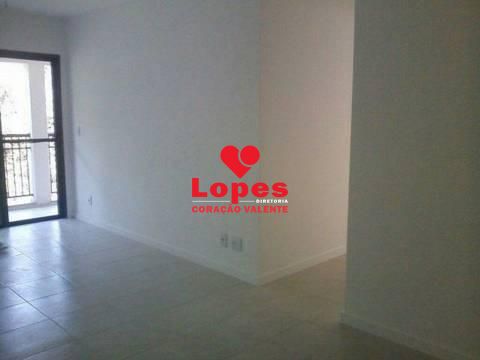 Apartamento à venda com 2 quartos, 68m² - Foto 2