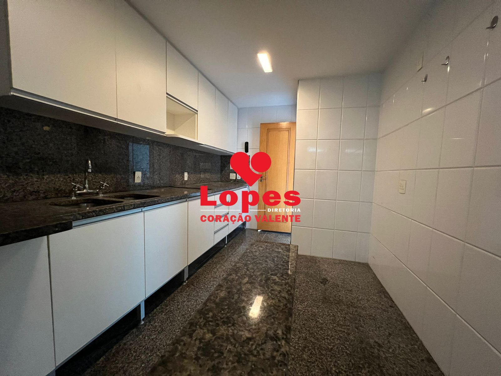 Apartamento à venda com 4 quartos, 160m² - Foto 13