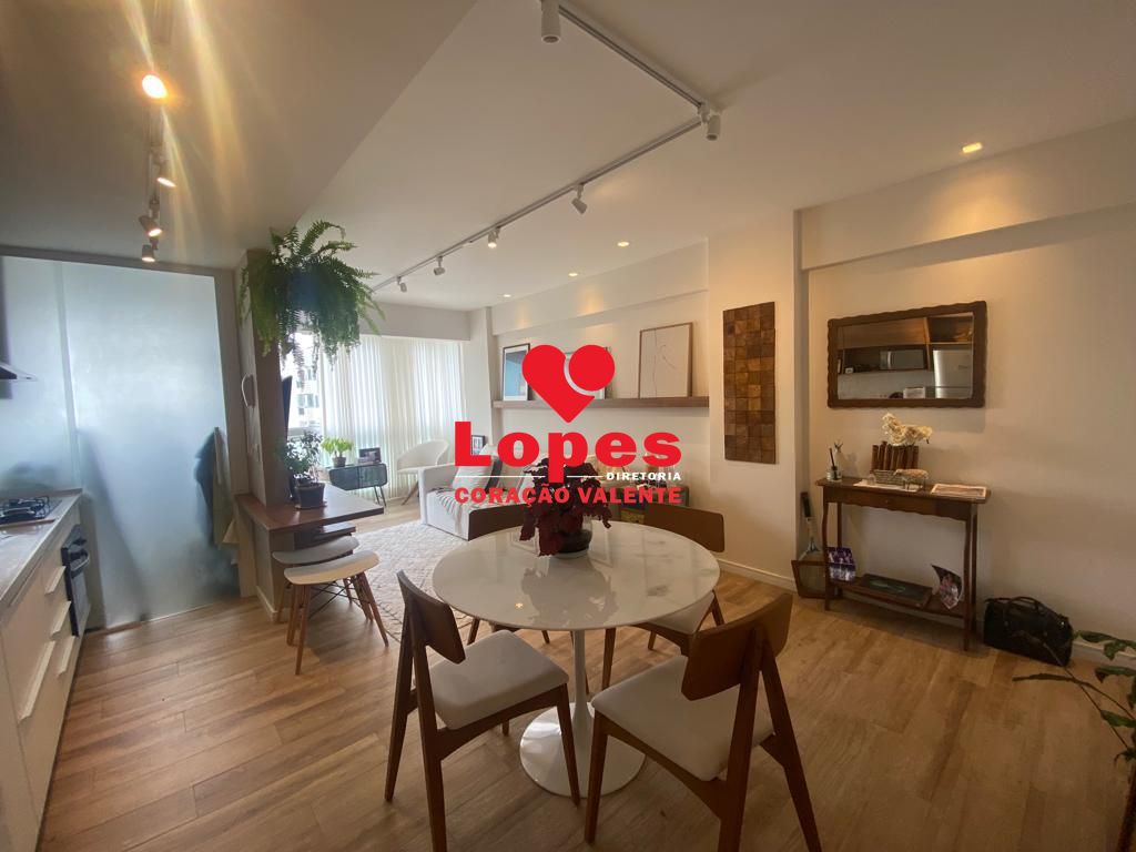 Apartamento à venda com 2 quartos, 70m² - Foto 3