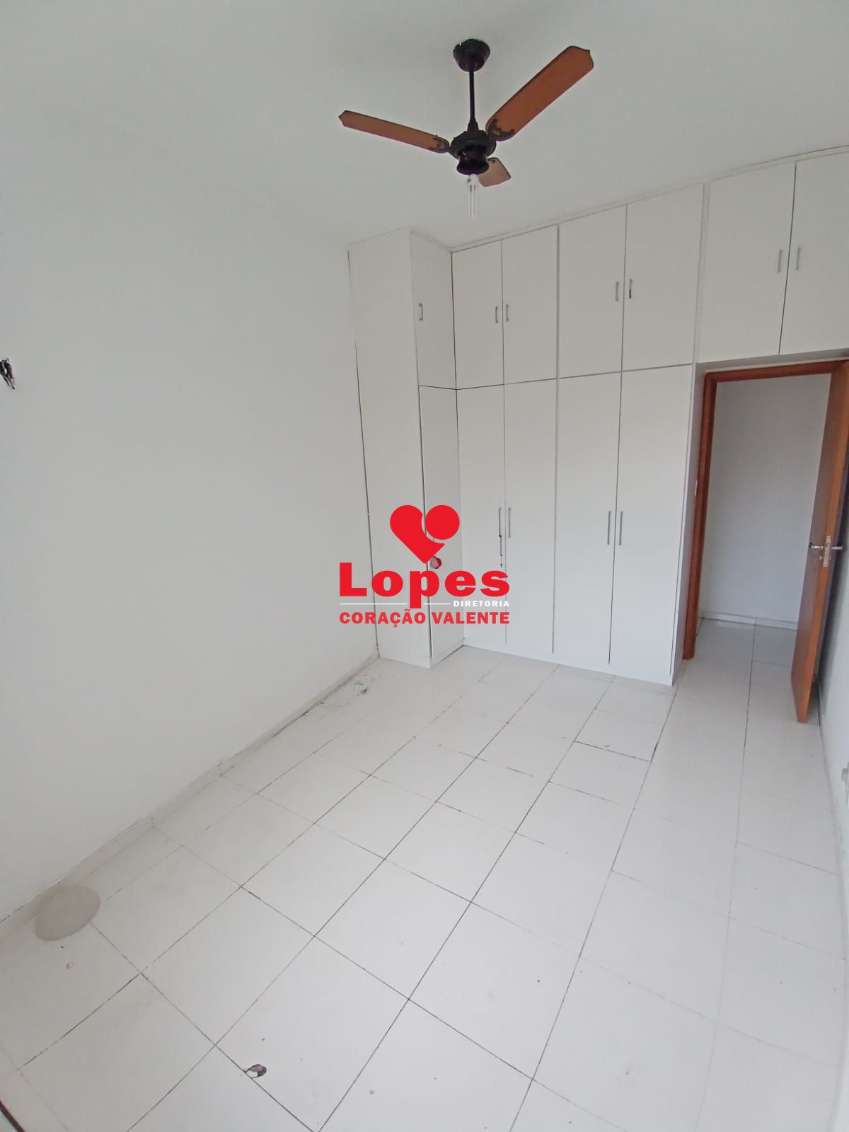 Apartamento à venda com 3 quartos, 92m² - Foto 3