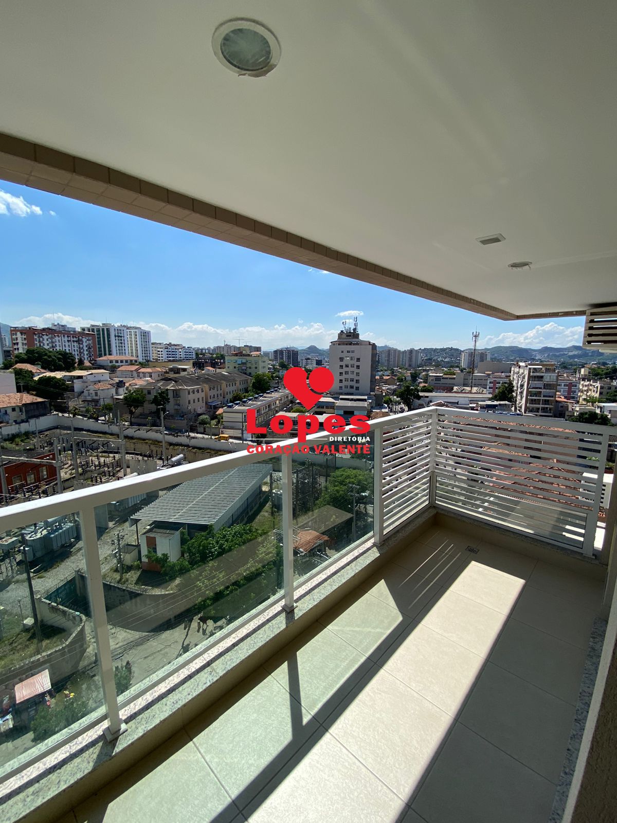 Apartamento à venda com 3 quartos, 70m² - Foto 2