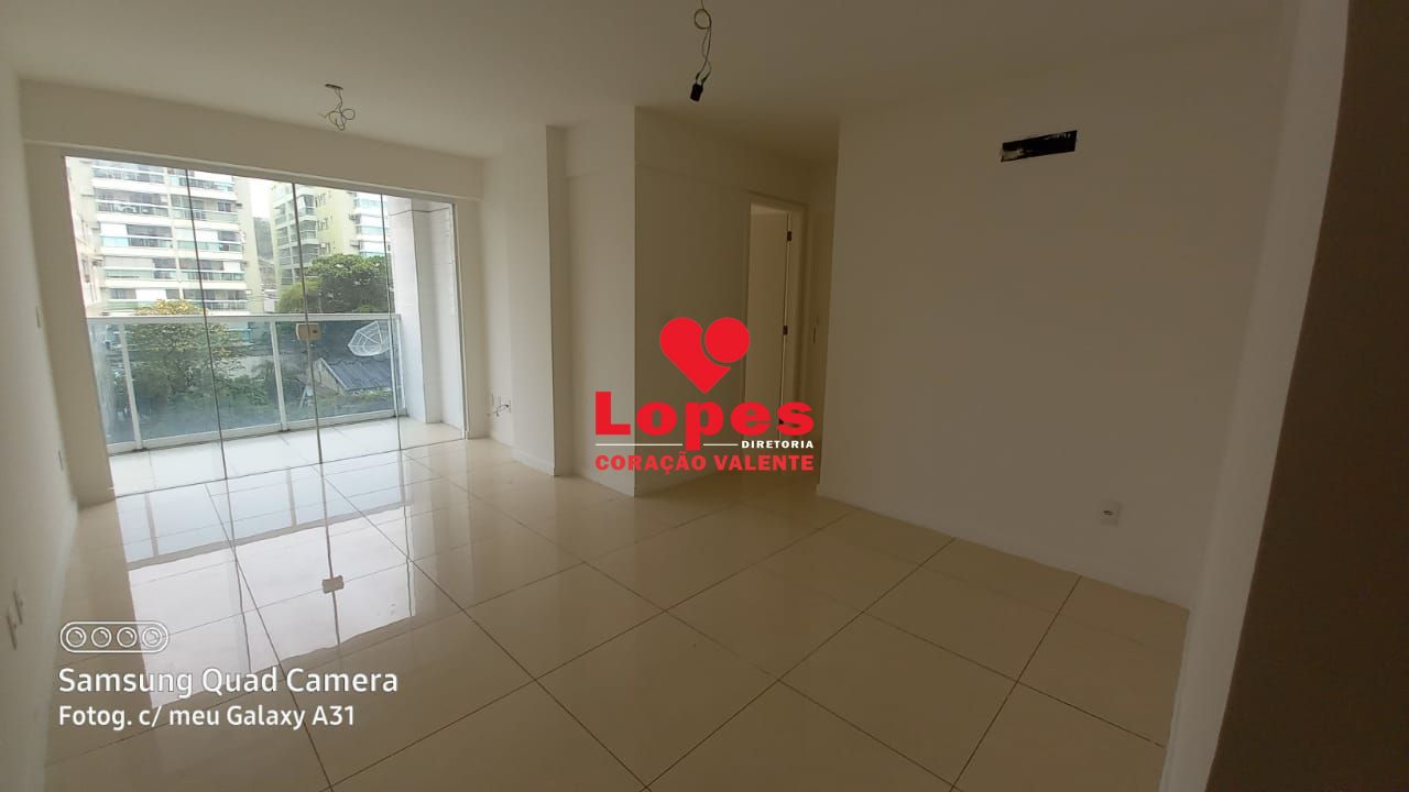 Apartamento à venda com 2 quartos, 67m² - Foto 2