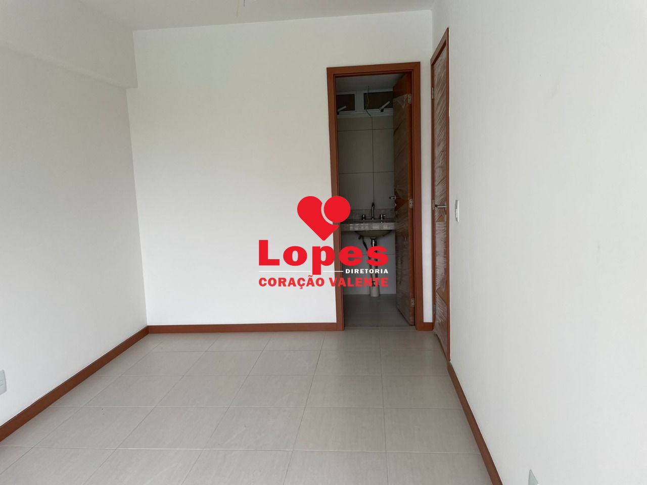 Apartamento à venda com 2 quartos, 75m² - Foto 4