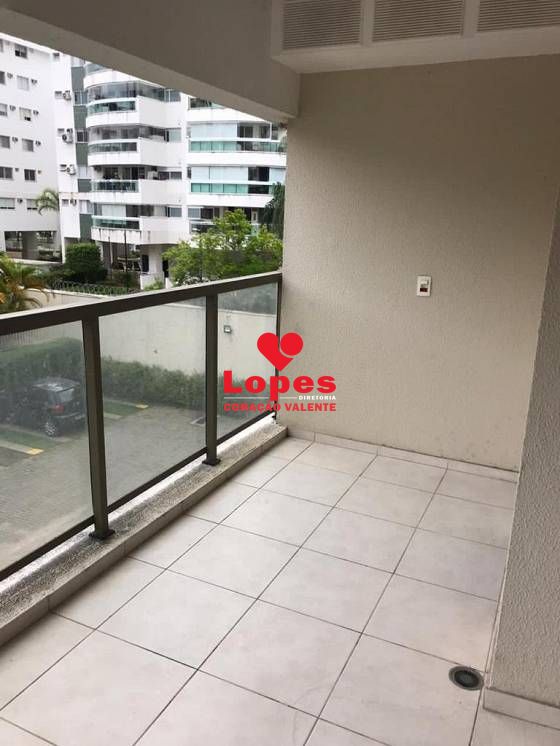 Apartamento à venda com 2 quartos, 66m² - Foto 4