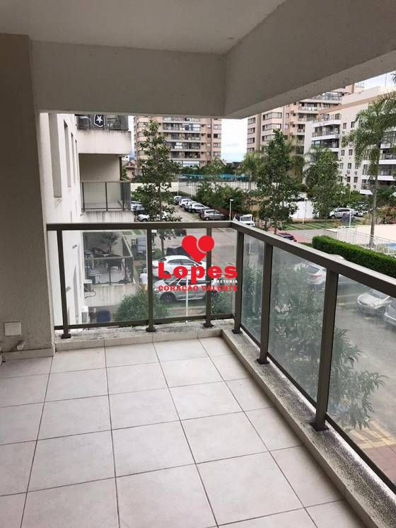 Apartamento à venda com 2 quartos, 66m² - Foto 3