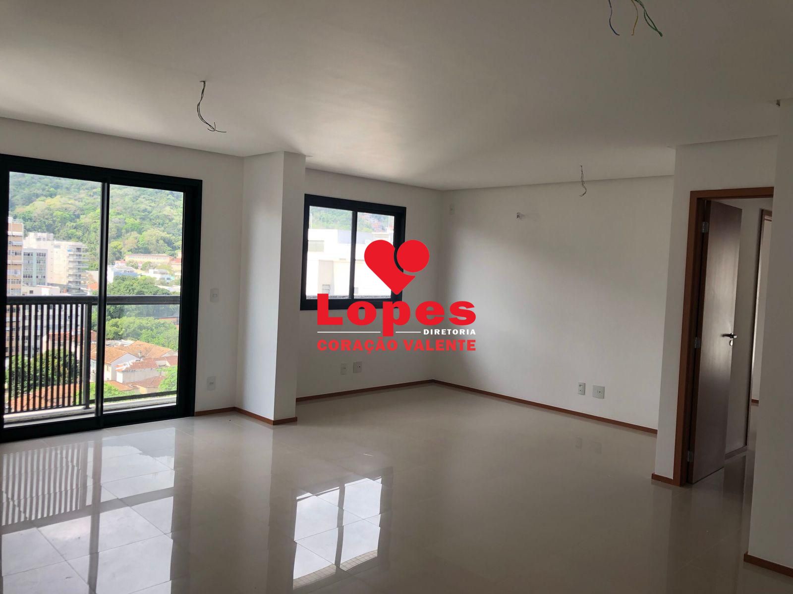 Apartamento à venda com 2 quartos, 68m² - Foto 1