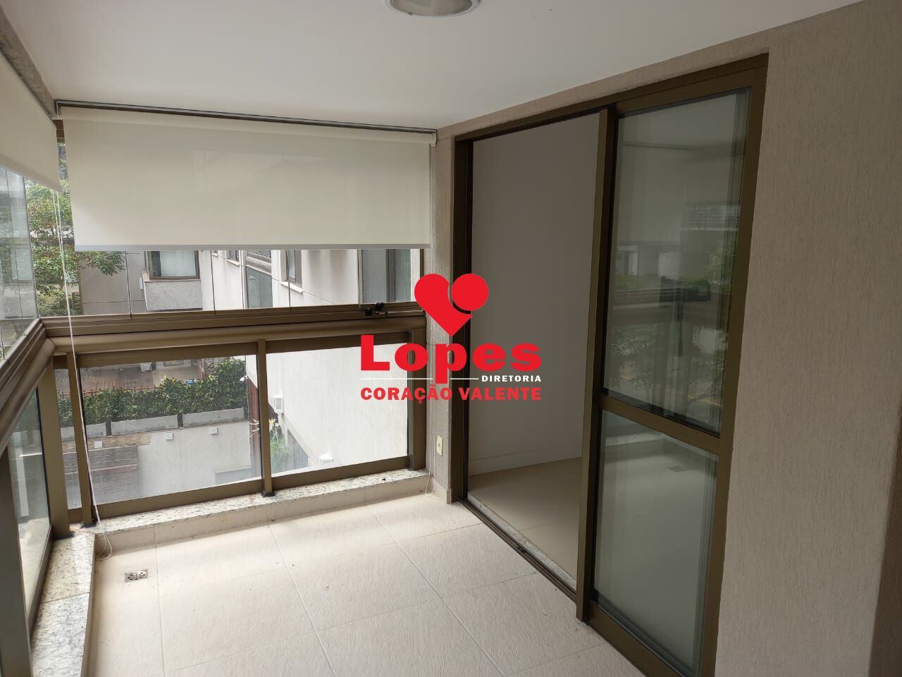 Apartamento à venda com 3 quartos, 84m² - Foto 2